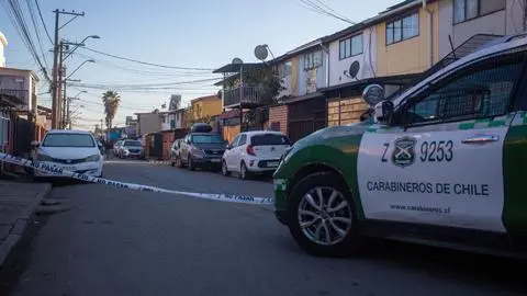 Hombre que vendía vehículo robado en internet fue baleado por Carabineros en La Pintana