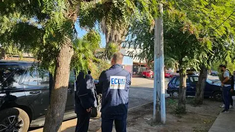 Habría recibido casi 10 disparos: Hombre muere baleado en plaza de la comuna de La Granja