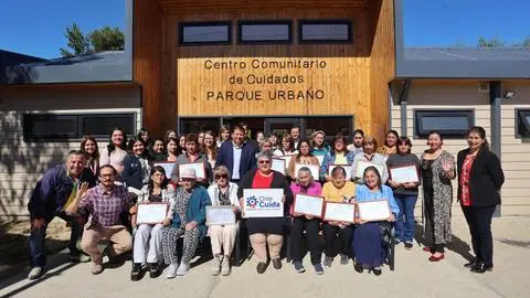 25 mujeres cuidadoras de la Provincia de Arauco fueron destacadas por su labor