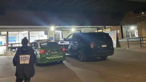 Cuatro sujetos abandonan en un hospital a un joven de 17 años herido en Peñalolén: Murió debido a “múltiples impactos balísticos”