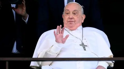 Papa Francisco abandona el hospital de Gemelli luego de estar 38 días internado