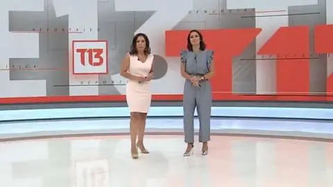 Micrófono captó algo que no debía: Conductoras de Teletrece Central viven particular situación en vivo