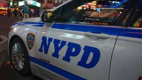 Aseguró que fue obra del Diablo: Mujer “poseída” atropelló a una madre que cruzaba la calle junto a sus hijos en Nueva York