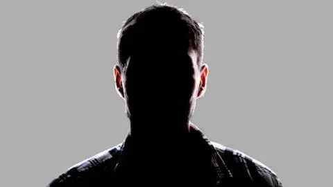 Denuncian a conocido ex actor de Mega por violencia física contra su ex pareja: “Manipulador y narciso”
