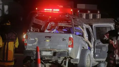 Camioneta sufrió violento choque: Una persona fallecida y dos lesionados deja grave accidente vehicular en Saavedra