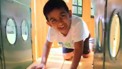 Hallan con vida a niño que estuvo durante 7 años desaparecido: Lo encontraron tras aparecer en serie de Netflix