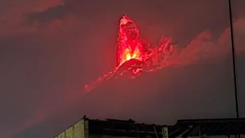 Reportan caída de flujos piroclásticos en localidades cercanas: Alerta por “erupción masiva” de volcán en Guatemala