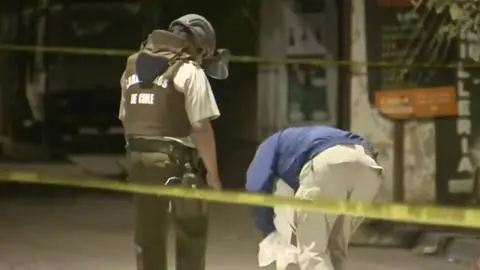 Sujetos llegaron en moto y le dispararon: Mujer de 53 años fallece tras ser atacada a balazos afuera de su casa en Colina