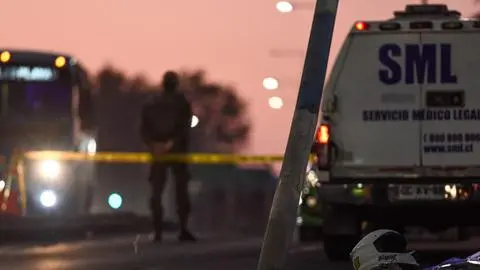 Cayó desde un carretón tras chocar con un poste: Hombre fallece tras accidente de tránsito en Hualpén