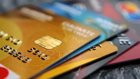 CMF prepara normativa que aumentará el pago mínimo de las tarjetas de crédito en Chile: ¿Cuál será el monto?