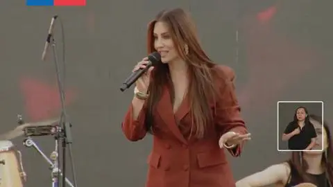 Myriam Hernández se toma conmemoración del 8M organizada por el Gobierno en Quinta Normal