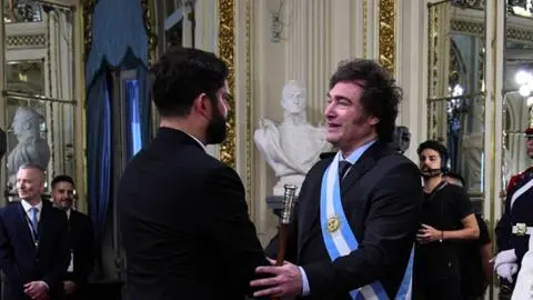 Javier Milei anuncia visita a Chile: De nuevo no se reunirá con presidente Boric