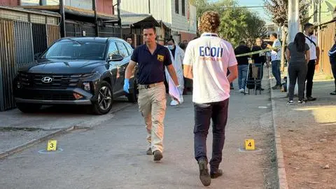 Madre encontró a su hijo muerto afuera de su casa: Balacera deja víctima fatal en San Bernardo