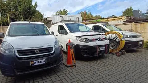 Uniformes, credenciales y furgones: así operaba banda delictual que robaba cables en Talcahuano