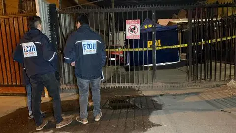 Una persona fallecida y otra en riesgo vital tras balacera: Fueron atacadas con al menos dos armas en La Pintana