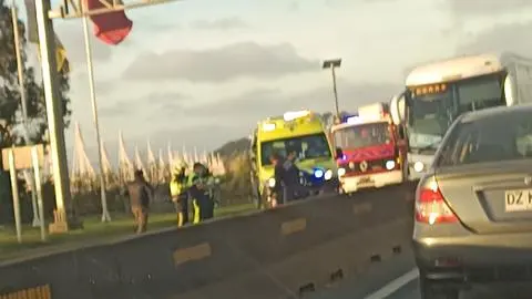 Persona fallece tras atropello en Puente Llacolén: Enorme congestión en pleno horario punta