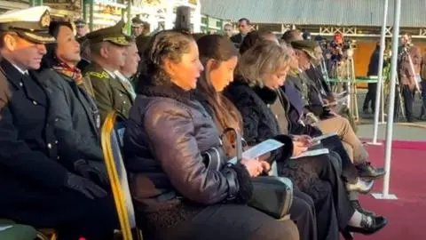 Familias conmemoran un año del triple homicidio de los mártires en Cañete y claman al Gobierno mayor seguridad para Carabineros: “Que no haya ni uno más”
