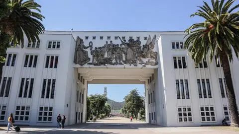 Negociaciones para el fin del paro de la Universidad de Concepción: Rector esperará a la última negociación para participar