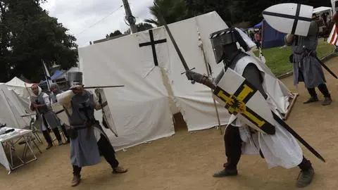 Caballeros, castillos e inclusión: Festival medieval que celebra la neurodiversidad se toma San Pedro de la Paz