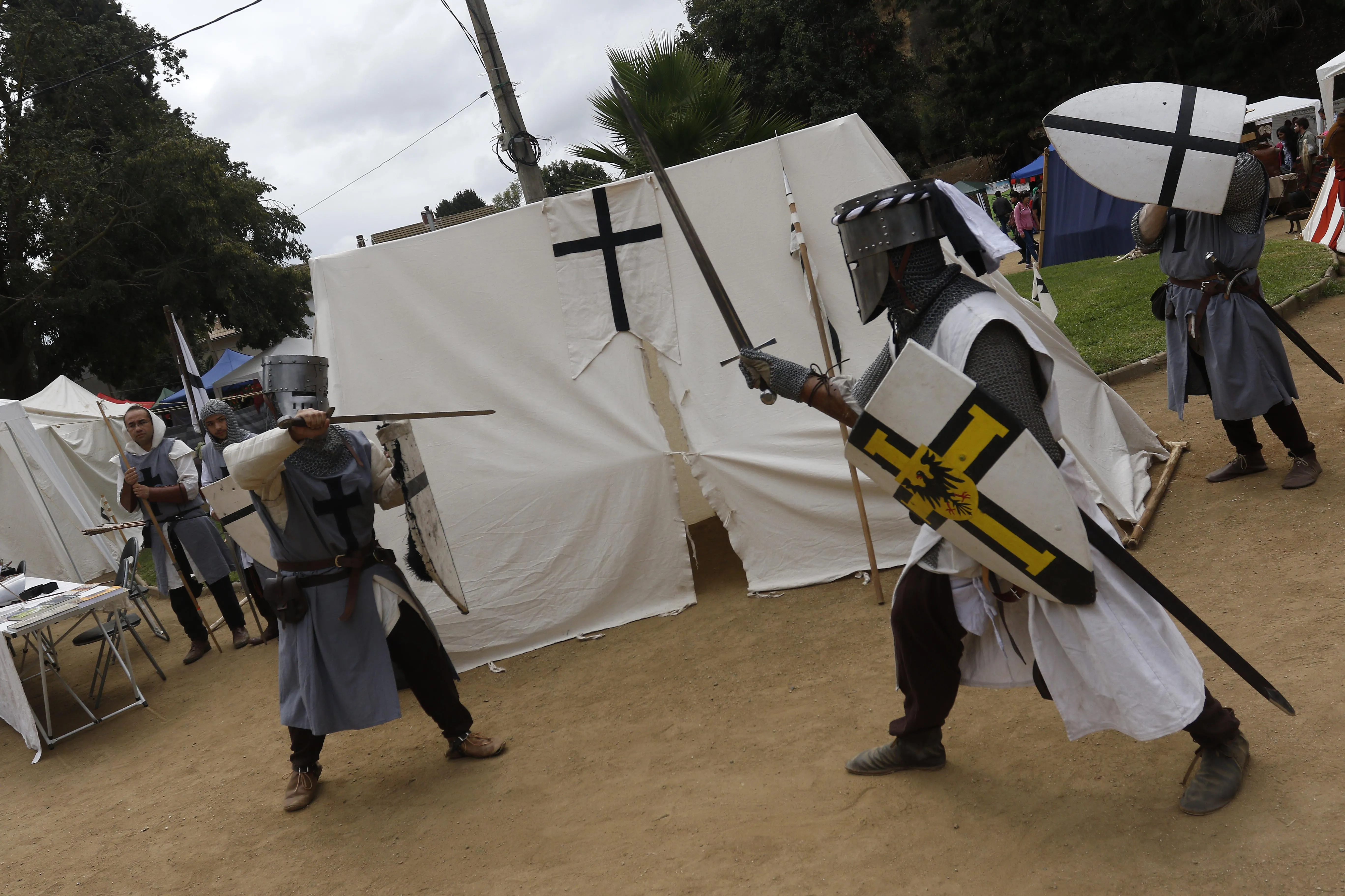 Caballeros, castillos e inclusión: Festival medieval que celebra la neurodiversidad se toma San Pedro de la Paz