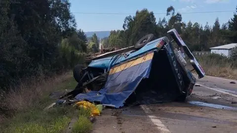 Dos personas mueren tras choque frontal de vehículos en Cañete