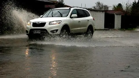 Seguidilla de accidentes de tránsito por la lluvia: ¿Cómo cambia tu auto con las precipitaciones?