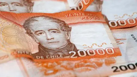 Billete de $20 mil podría llegar a valer 10 veces su precio: La razón sería un extraño detalle en su impresión