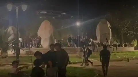 Fiesta clandestina en Parque Almagro termina con agresiones a funcionarios municipales