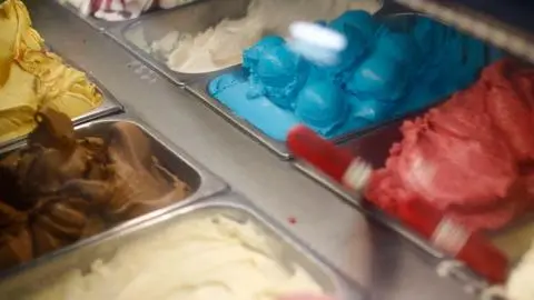 Destacada compañía de helados anuncia quiebra por pésimo desempeño financiero: Detectaron listeria en sus productos