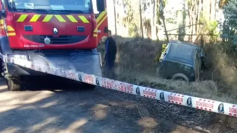 Vehículo chocó y cayó a una zanja: Conductora de 40 años fallece tras sufrir grave accidente de tránsito en Curepto