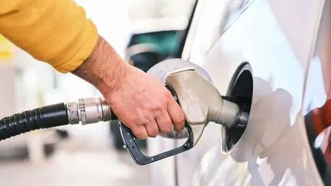 Echar bencina “a la alemana”: El particular truco para ahorrar en cada carga de combustible
