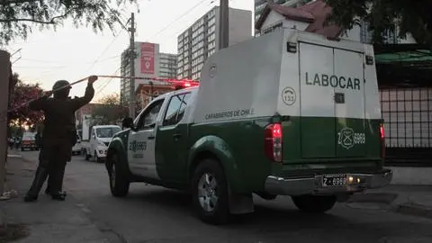 Mujer de 53 años muere tras recibir un disparo desde la calle mientras estaba al interior de su vivienda en La Pintana