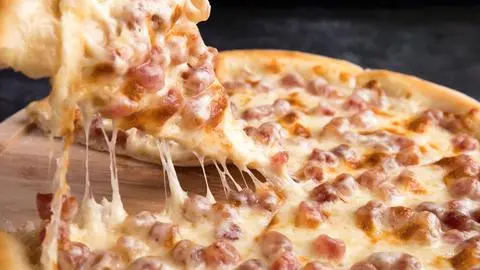 Famosa cadena de pizzerías sufre quiebra de franquicias y anuncia masivo cierre de locales