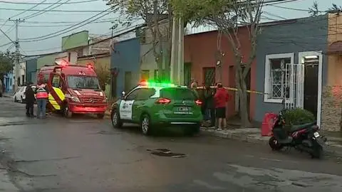 Investigan posible intencionalidad: Adulto mayor de 76 años fallece tras voraz incendio en una vivienda en Recoleta