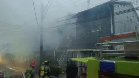 Incendio en Coronel dejó 4 casas quemadas y 30 personas damnificadas