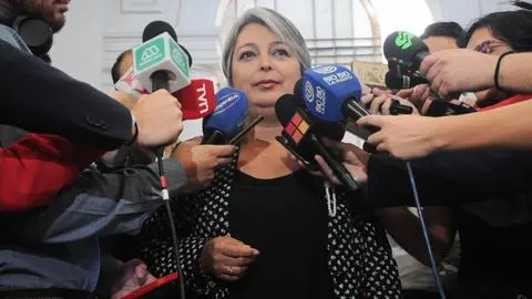 Jeannette Jara renuncia al Ministerio del Trabajo para ser candidata presidencial del PC