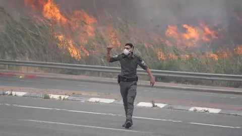 Israel vive “momento crítico”: Evacuan localidades y cortan carreteras en Jerusalén por ola de incendios forestales