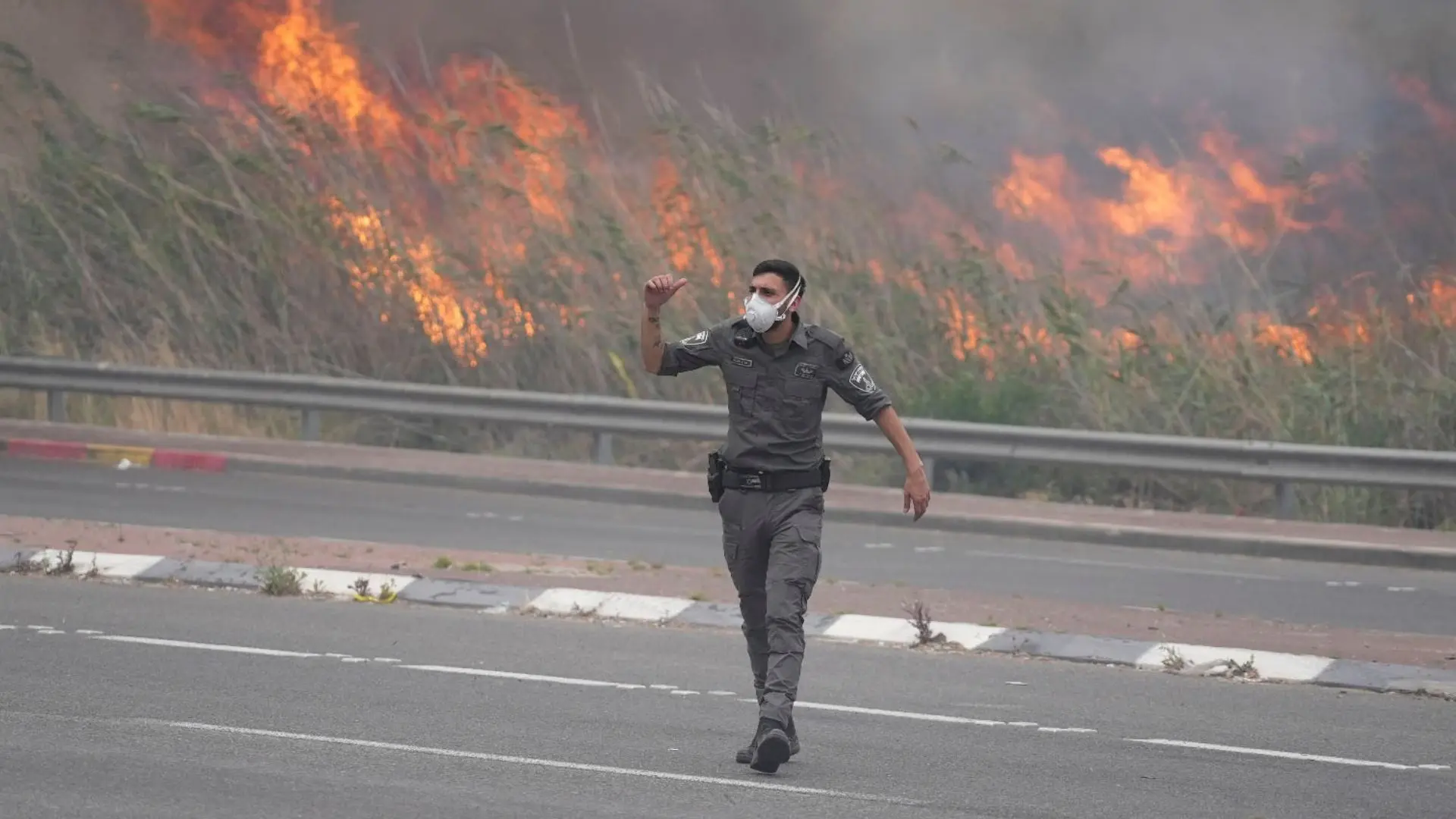 Israel vive “momento crítico”: Evacuan localidades y cortan carreteras en Jerusalén por ola de incendios forestales