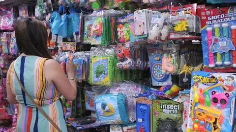Emiten alerta de seguridad por popular juguete infantil en Chile: Puede provocar asfixia