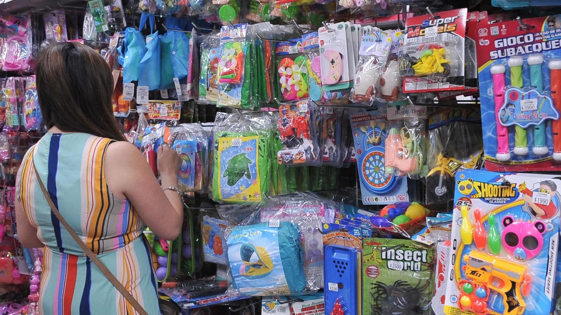 Emiten alerta de seguridad por popular juguete infantil en Chile: Puede provocar asfixia