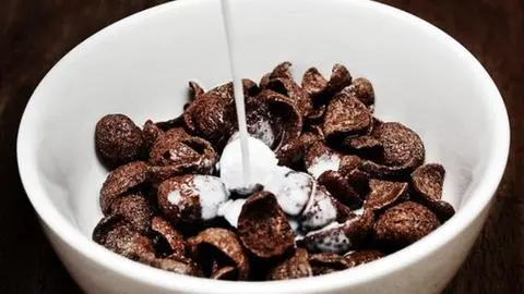 Conocida empresa chilena de productos lácteos lanza concurso tras aparición en video de artista de K-pop