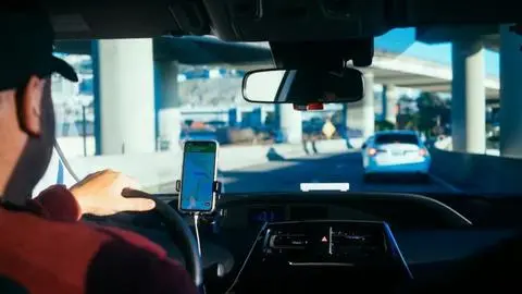 Contraloría autoriza reglamento de “Ley Uber”: Empresa afirma que 35% de socios conductores no podrán seguir