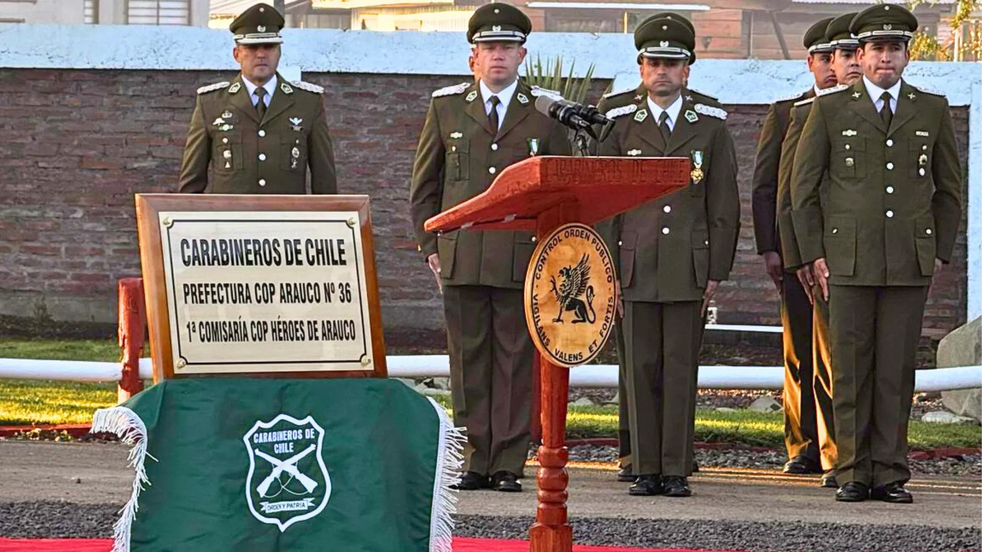 “Siempre viven los que por la patria mueren”: Unidad COP de Los Álamos es renombrada e inauguran placa en homenaje a “Héroes de Arauco”