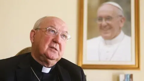 ¿Quién es el camarlengo Kevin Farrell? El cardenal que asumió el rol de ‘Papa interino’