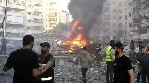 Israel bombardea barrio de Beirut tan solo minutos después de emitir orden de evacuación