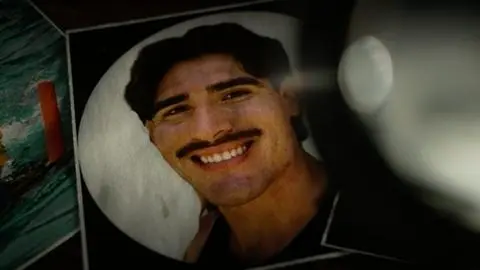 Profesor influencer es detenido por almacenar material pornográfico en la RM: Investigación internacional capturó a 7 chilenos