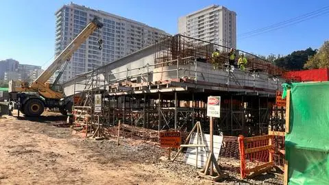Enlace Puente Bicentenario con Avenida Chacabuco vive momentos cruciales: Preparan instalación de temida Cepa 13