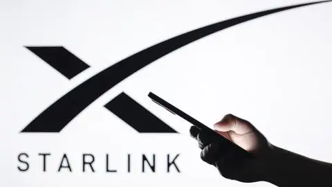 Celulares compatibles con Starlink: los teléfonos que se conectarán gratis al internet satelital de Elon Musk