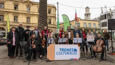 Trenes culturales: un viaje gratuito hacia el arte y la identidad en Valparaíso