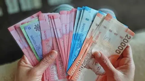 Sabías que si te encuentras plata en la calle y no lo devuelves cometes un delito
